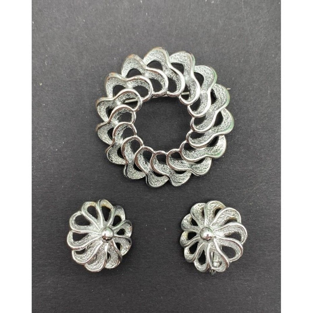Vintage Sarah Coventry Silver Tone Brooch & Clip Earrings Set Swirl